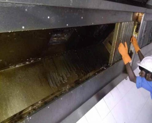 Duct Deep Cleaning By High Pressure Hot Water Jet Spinner Machine. Kitchen Hoods Filters Removing And Cleaning